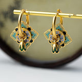 Vintage Style Glossy Earrings with a Sophisticated Touch