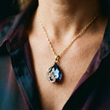 Set of Necklace and Earrings in Blue Crystal with Gold