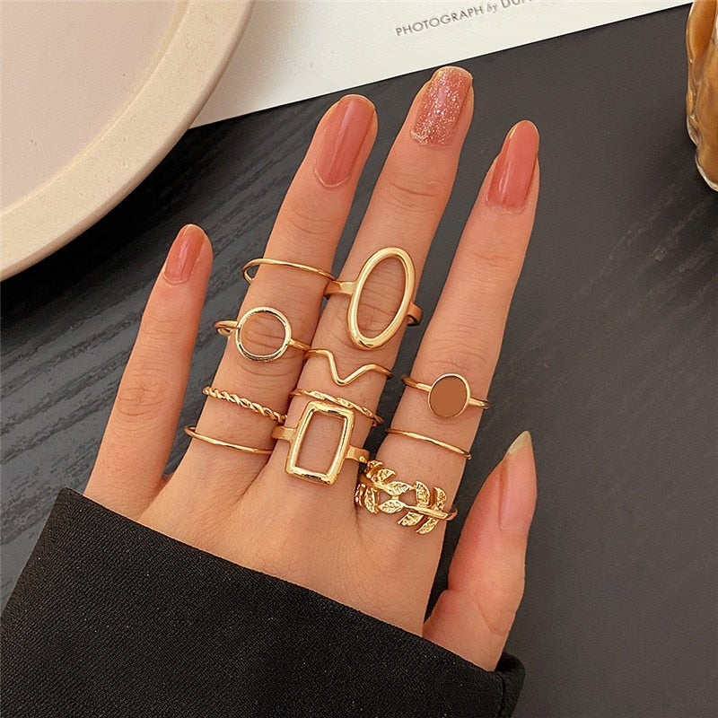 Set of 11 Vintage Rings in Silver