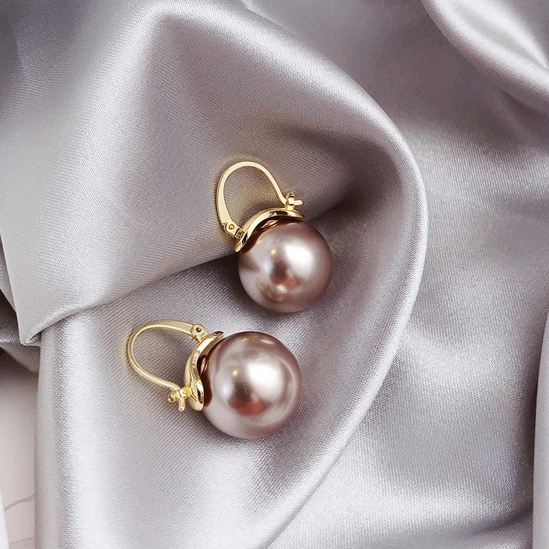 Chunky Earrings with Pearls in Gold
