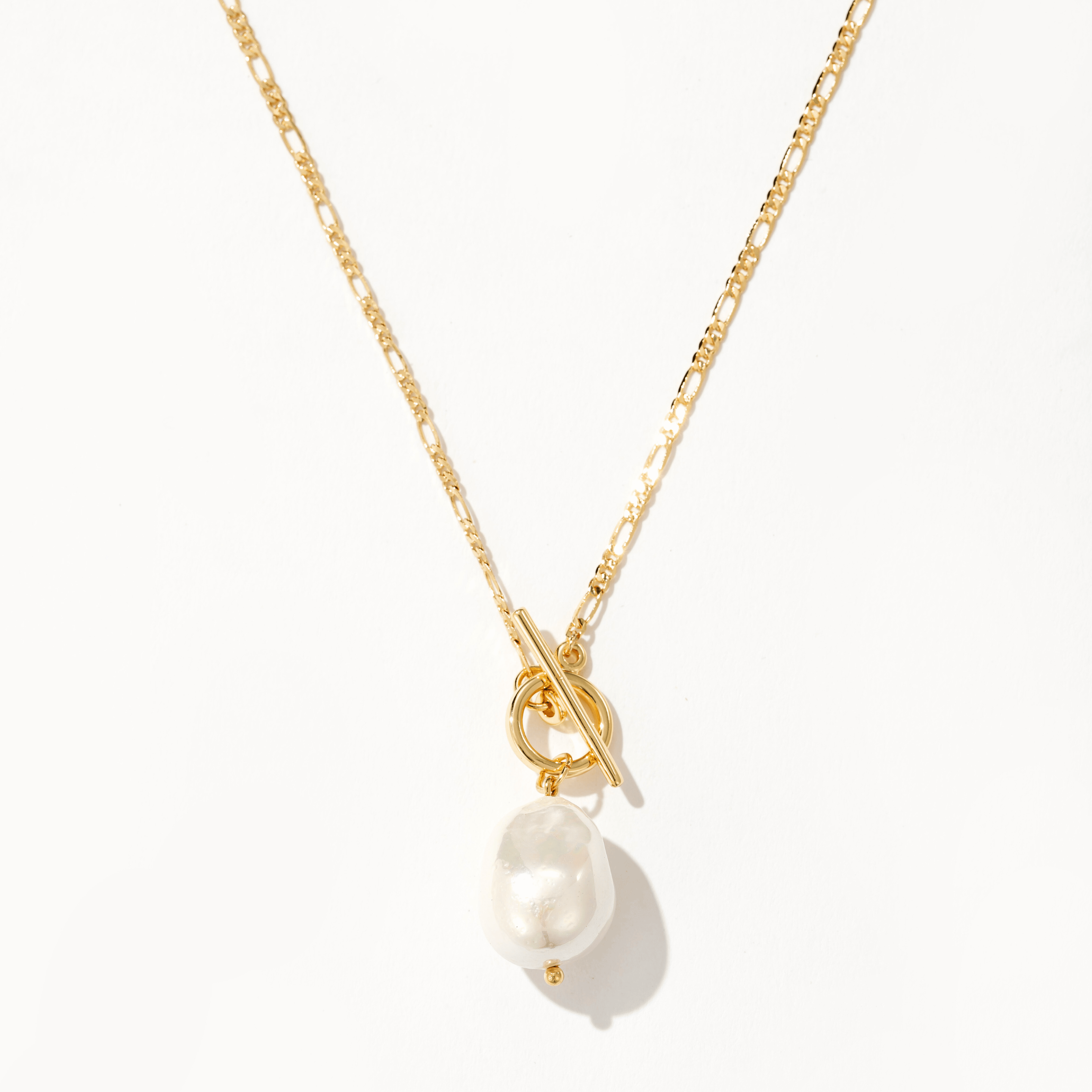 Elegant Golden Pearl Necklace