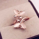 Elegant Ring with Flowers in Rose Gold