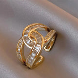 Elegant Knot Ring