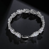Vintage bracelet with shiny silver chain